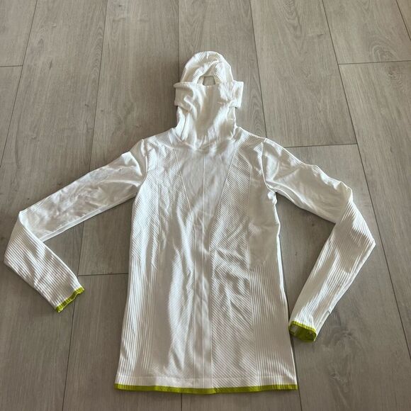 Athleta Flurry Balaclava Seamless Hoodie White Size xs Missing drawstring - Picture 1 of 8
